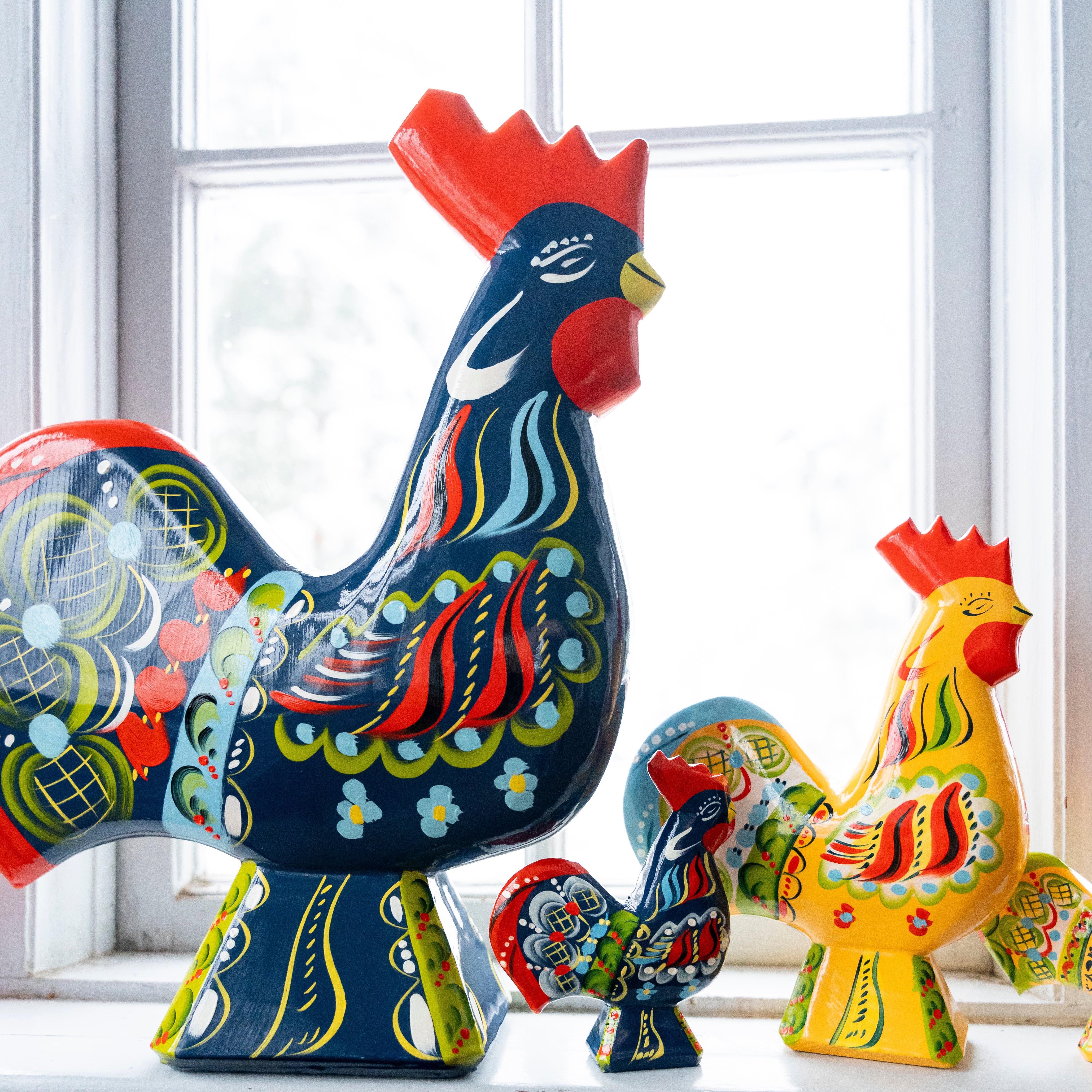 blue-dala-rooster-11-cm-hand-painted-in-sweden-the-skansen-shop